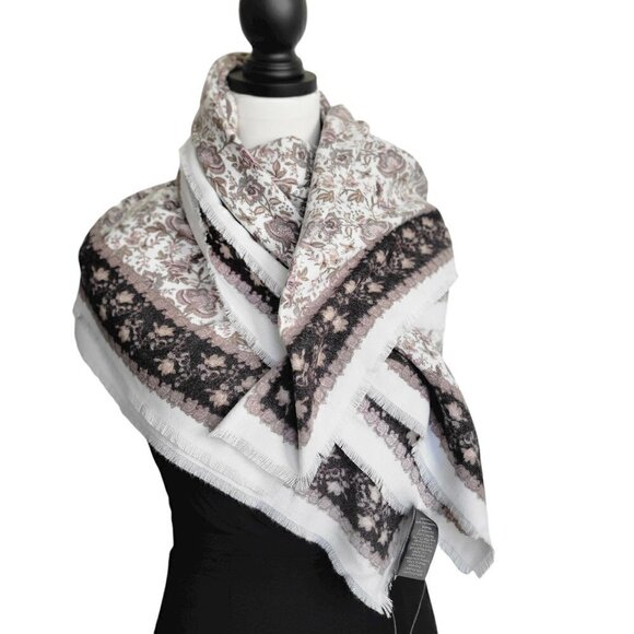 New - Vince Camuto Large Square Scarf Wrap Size OS - Picture 4 of 10